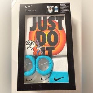 Nike Bugs Bunny 'Just Do It' Set